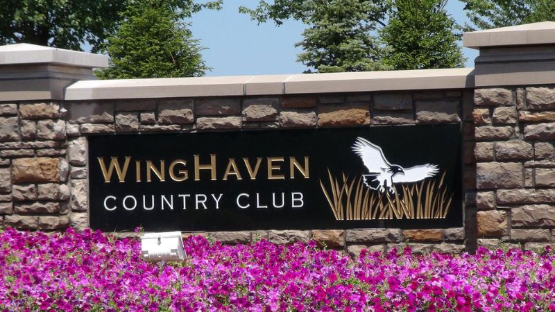 Winghaven country club sign