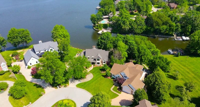 Waterfront home Holloway Dr Lake St. Louis