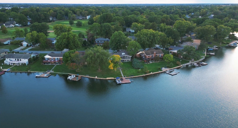 Waterfront homes in Lake St. Louis, Missouri