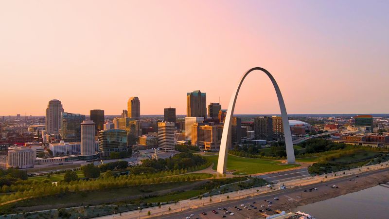 Gateway National Park featuring the iconic St. Louis Arch