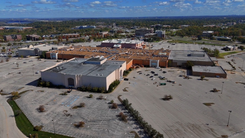 Chesterfield Mall and former macy's building