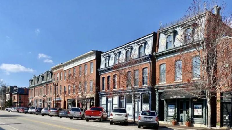 Shopping in Lafayette Square