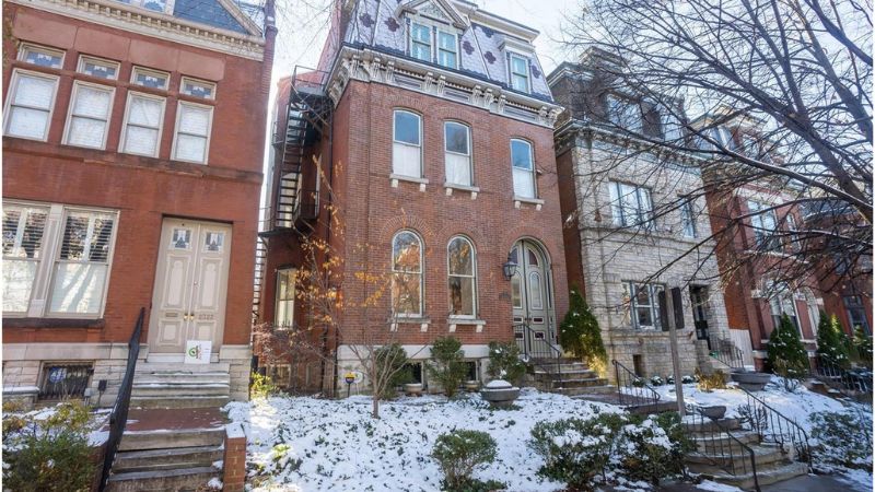 Row of homes in LaFayette Square