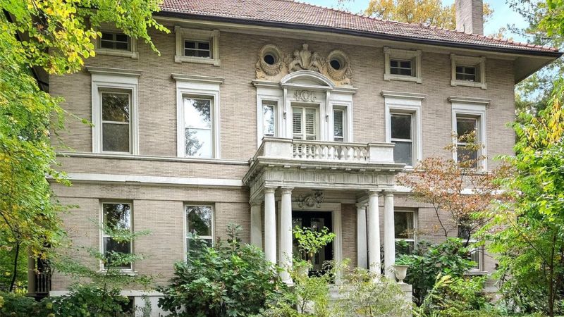 Historic home on Portland Place