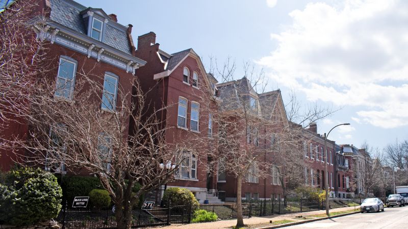 Rows houses and multi-family homes in Soulard